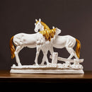 Estatueta Artesanal de Cavalo Vintage em Resina